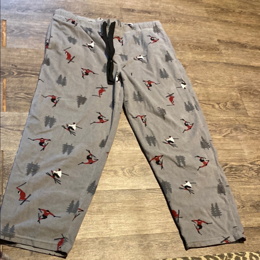 Izod Gray Men’s Pajama Pants with Ski Print